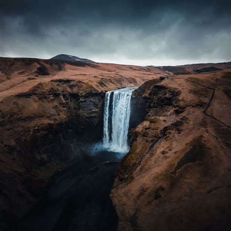 2932x2932 Waterfall In The Middle Of Mountains Ipad Pro Retina Display