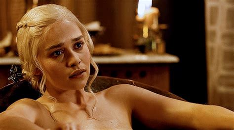 Facts You Never Knew About Game Of Thrones Emilia Clarke Yourtango