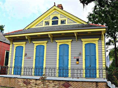 Bywater Homes The World Of Colorful Homes And Doubles In New Orleans