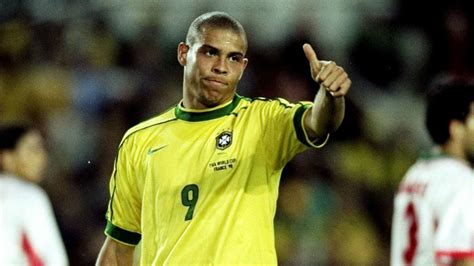 Who Is The Best Brazilian Footballer Of All Time Pele Ronaldo And Top