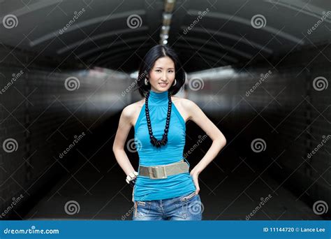 Portret Van Mooie Aziatische Chinese Vrouw Stock Foto Image Of Schoonheid Mooi 11144720