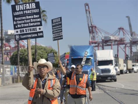 Strike At La Long Beach Ports Costs Millions Officials Say Orange
