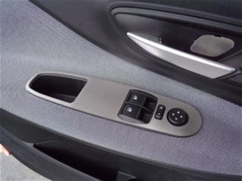 1 enjoliveur d'origine fiat 16 en bonne état général. SET INTERIEUR ENJOLIVEUR FIAT GRANDE PUNTO EVO