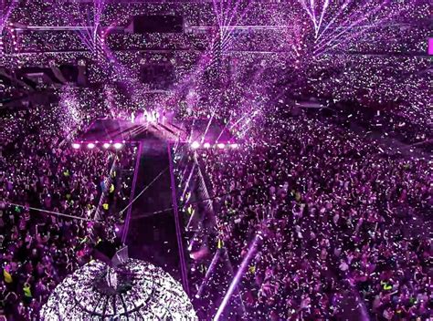 Bts have made history by becoming the first south korean group to headline wembley stadium. Purple Ocean ARMY Bomb at Wembley Stadium | BTS at Wembley ...