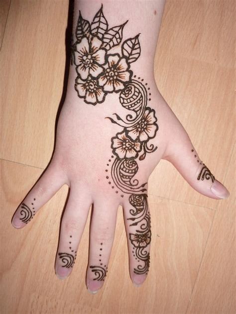 A Collection Of Mehndi Designs For Kids Sheideas