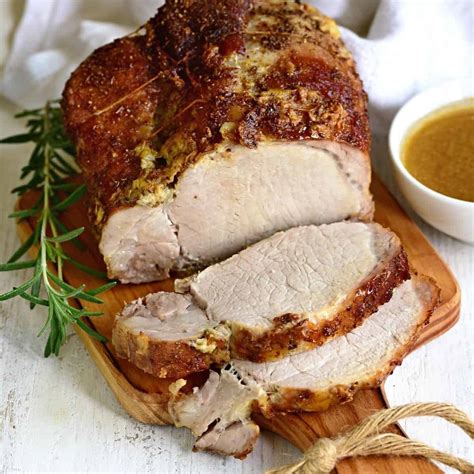 Schweinebraten im Backofen einfach und klassisch