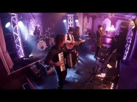 Am samstagabend laden die macher der wacken winter nights zu einer digitalen ausgabe inklusive musik, literatur und holger hübner & thomas jensen. Aberlours Wacken Winter Nights 2018 - YouTube
