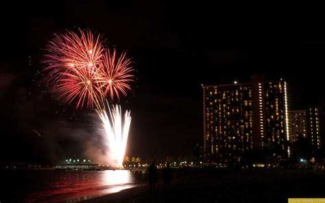 Free Waikiki Fireworks Show Every Friday Night Go Visit Hawaii