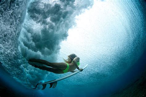 Surfer Duck Dive Stock Photos Pictures And Royalty Free Images Istock