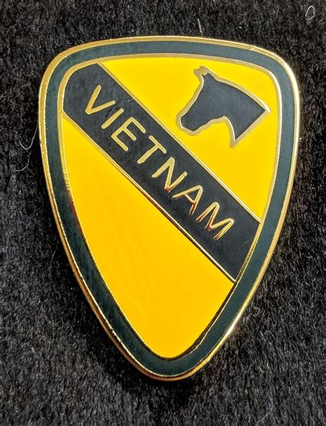 1st Cavalry Vietnam Regulation Crest Crossed Sabers
