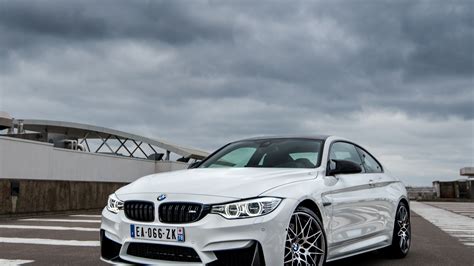 Bmw White Car Wallpapers Rev Up Your Screens With Stunning Car Wallpapers