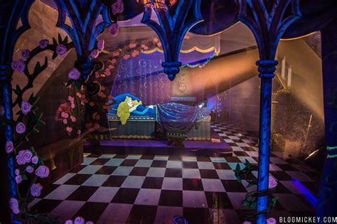 Photos Sleeping Beauty Castle Walkthrough At Disneyland Park Blog Mickey