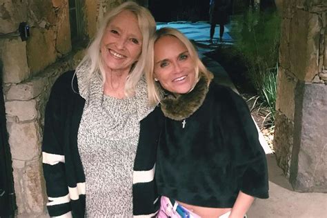 kristin chenoweth announces mourns of biological mother lynn