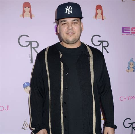 rob kardashian shows off massive weight loss in rare photo for halloween
