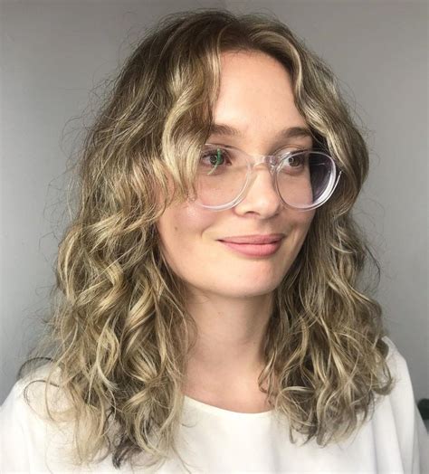 20 Chicest Hairstyles For Thin Curly Hair The Right Hairstyles