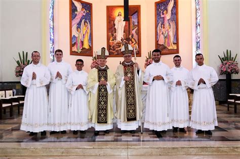Seminaristas De Teologia Recebem Ministério Do Acolitato Diocese De