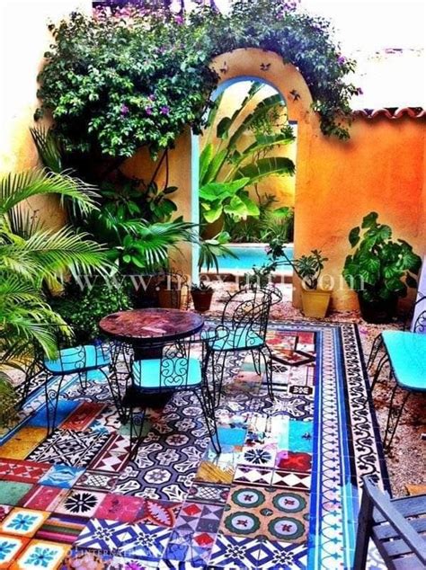 Court Yard By The Pool 🤽‍♀️ In 2020 Mexican Garden Mexican Patio