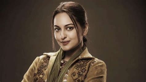 Sonakshi Sinha Issues Apology After Receiving Flak From Valmiki Community For Bhangi Comment