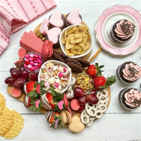 Easy Valentines Day Dessert Board 31 Daily