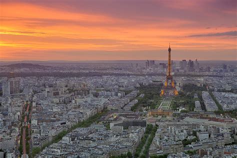 Since the 17th century, paris has been one of europe's major centres of finance, diplomacy, commerce. Fototapete Skyline Paris bei Sonnenuntergang