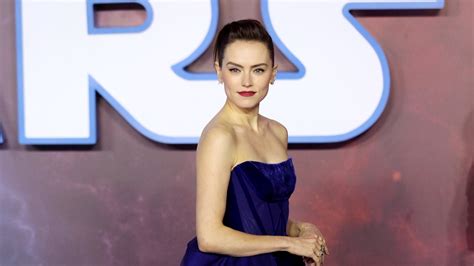 Daisy Ridley Reveals Details Of Upsetting Star Wars Scene With Carrie