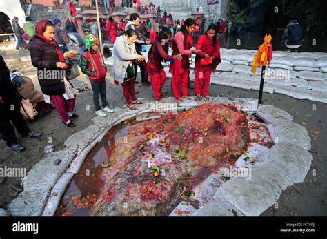 Kathmandu Nepal 24th Jan 2016 Nepalese Hindu Devotee Offering Ritual Prayer During The First