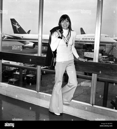 Pop Sängerin Eve Graham Sängerin Eva Graham Links Flughafen Heathrow