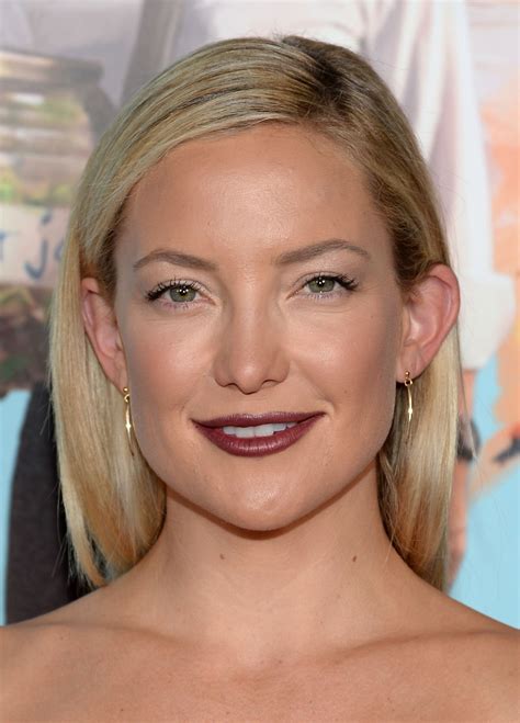 Celebrity Makeup Idea Kate Hudson S Dark Lipstick At The Wish I Was Here Screening Glamour