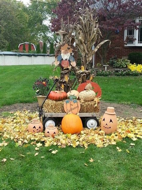 35 Amazing Backyard And Front Yard Decoration Ideas For Autumn This