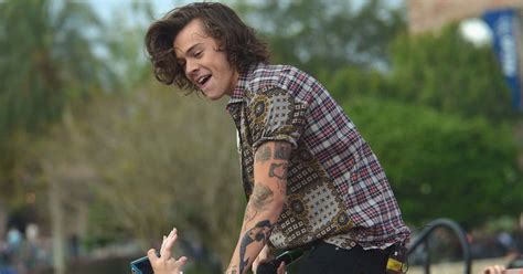 Behind Harry Styles 60 Tattoos How He Got A Tattoo On James Corden Show And More Inquisitr