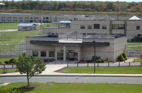 Federal Correctional Institution Schuylkill Wnnk Fm