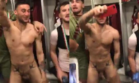 Italian Footballers Going Naked For A Lockerroom Celebration My Xxx Hot Girl