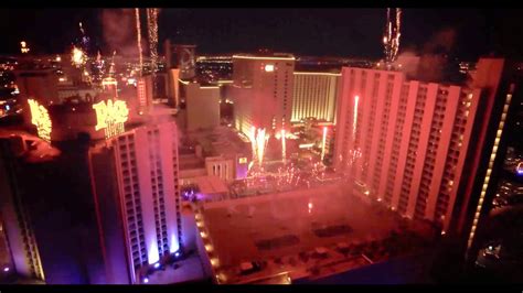 New Years Eve 2017 Party And Fireworks In Downtown Las Vegas Youtube