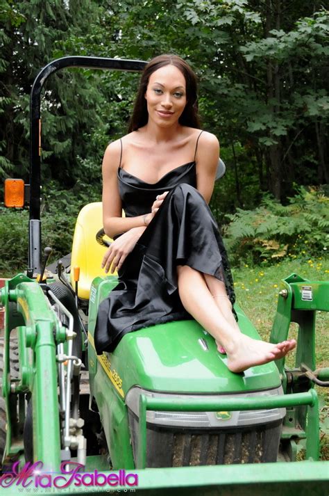 Transsexual Sweetie Mia Isabella Posing On A Tractor Porn Pictures Xxx