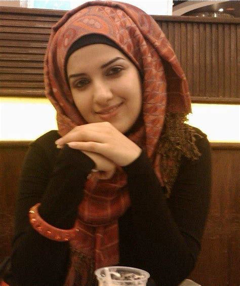 arabian girls style mahibah at cofee shop
