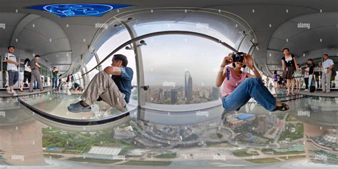 360 ° Ansicht Auf Shanghai Oriental Pearl Tv Tower Glas Skywalk