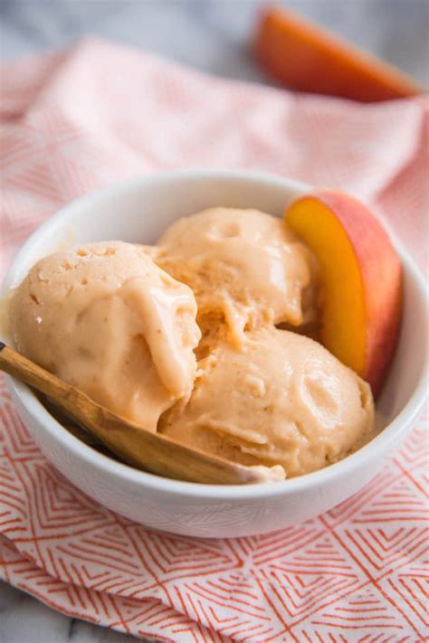 Recipe Fresh Peach Frozen Yogurt The Kitchn
