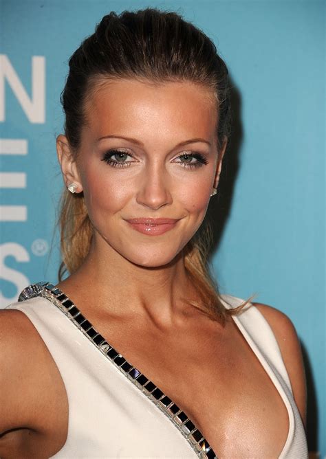 Katie Cassidy Photos Arrow Tv Series Posters And Cast