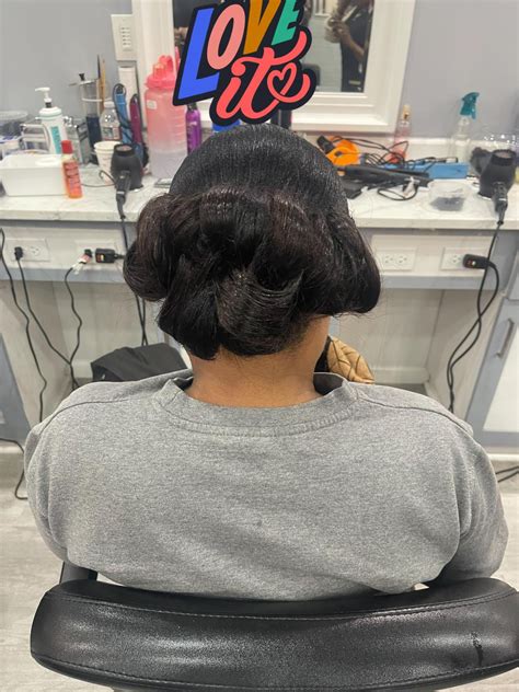 Dominican salon brooklyn | Brooklynhaircuts.com | by Yahi Dominican