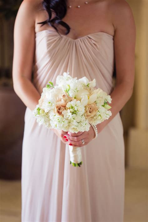 Https://wstravely.com/wedding/best Flowers For Champagne Wedding Dress