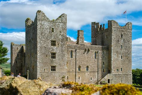 Top 7 best Castles to visit in Yorkshire - eHeritage