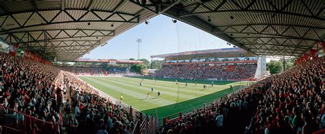 Bruno costa e fernando andrade derrubaram o campeão francês. Stadion an der Alten Försterei, Berlin - FUSSBALLTEMPEL