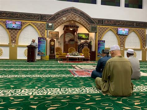 Kapan batas akhir waktu isya'… apakah tengah malam atau sampai subuh… jawab: Pemasangan Sistem Taqwim Solat di Masjid Sultan Haji Ahmad ...