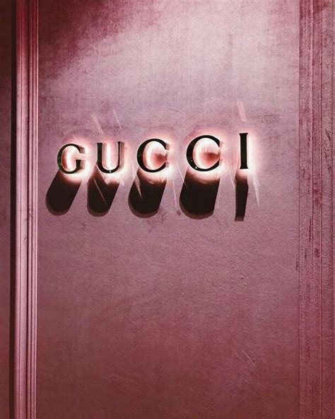 Discover a collection of wallpapers at gucci.com. Pin on Lifestyle