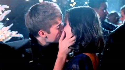 justin bieber kisses fan on the mouth youtube