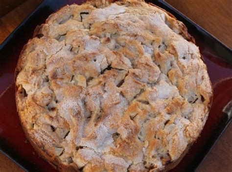 Recept voor tsatsiki saus, de griekse yoghurt dip met knoflook en komkommer. Irish Apple Cake with Custard Sauce - My Recipe Reviews