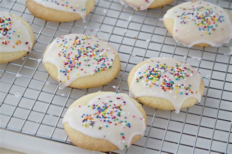 The elegant ones from tula get stamped with a wooden press, producing an embossed surface. Anginetti Italian Lemon Drop Cookies | Recipe | Lemon drop cookies, Drop cookies, Drop cookie ...