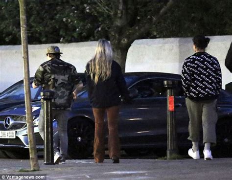 Brooklyn Beckham Puts The L Plates Back On His Mercedes After Only Displaying One Daily Mail