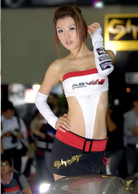 Sexy Hwang Mi Hee On Car Racing