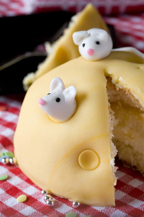 Don't Bake a Mouse in a Cake